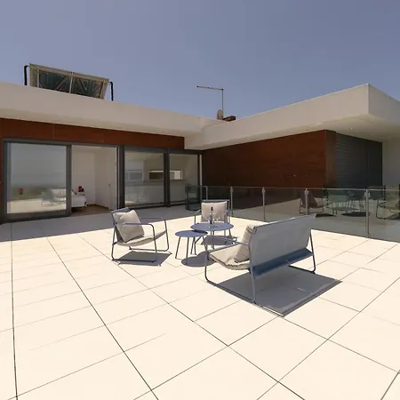 Poolside & Seaview * Lourinha (Lisbon)