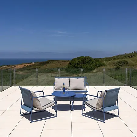 Poolside & Seaview * Lourinha (Lisbon)
