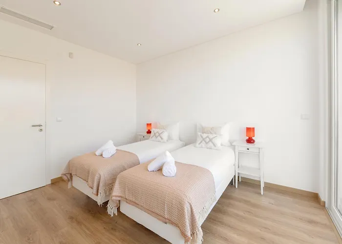 Villa Poolside & Seaview Lourinhã