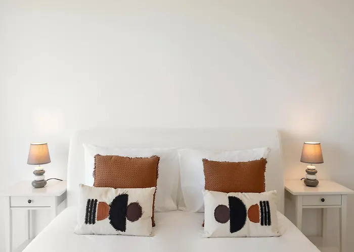 Poolside & Seaview Lourinhã