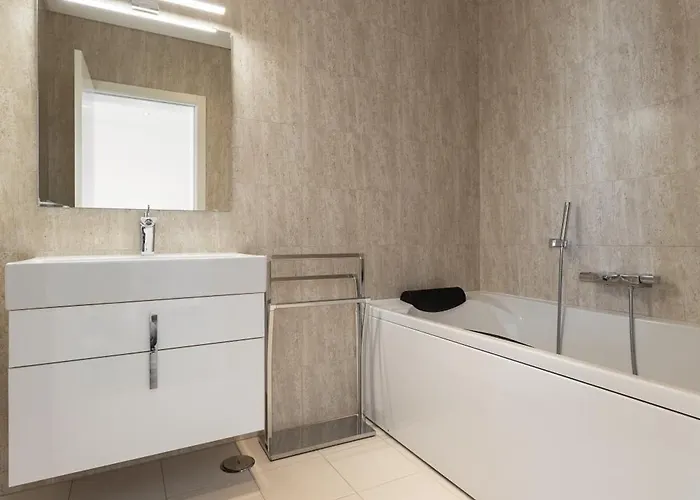 Poolside & Seaview Villa *