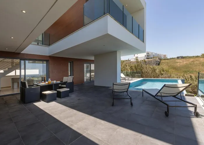 Poolside & Seaview *