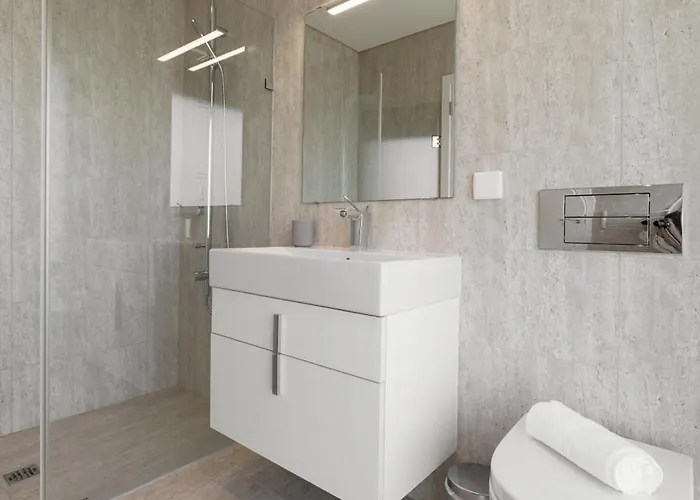 Poolside & Seaview Villa *