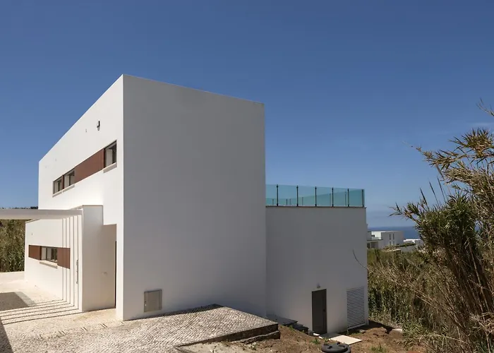 Poolside & Seaview Villa Lourinhã